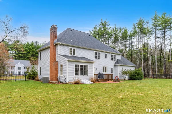 $875,000 | 1 West Mary Drive, Simsbury, CT 06070