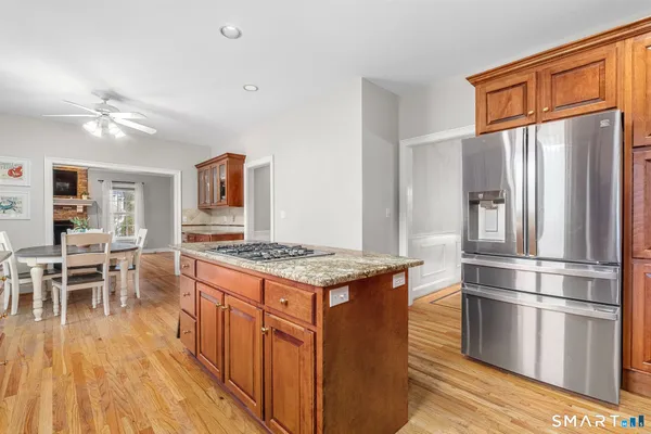 $875,000 | 1 West Mary Drive, Simsbury, CT 06070