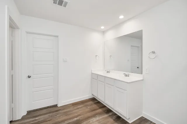 $2,300 | 8718 Partridge Court, Rosharon, TX 77583