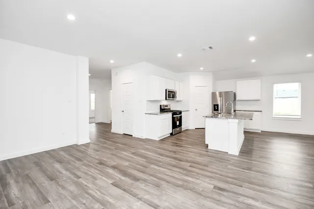 $2,300 | 8718 Partridge Court, Rosharon, TX 77583