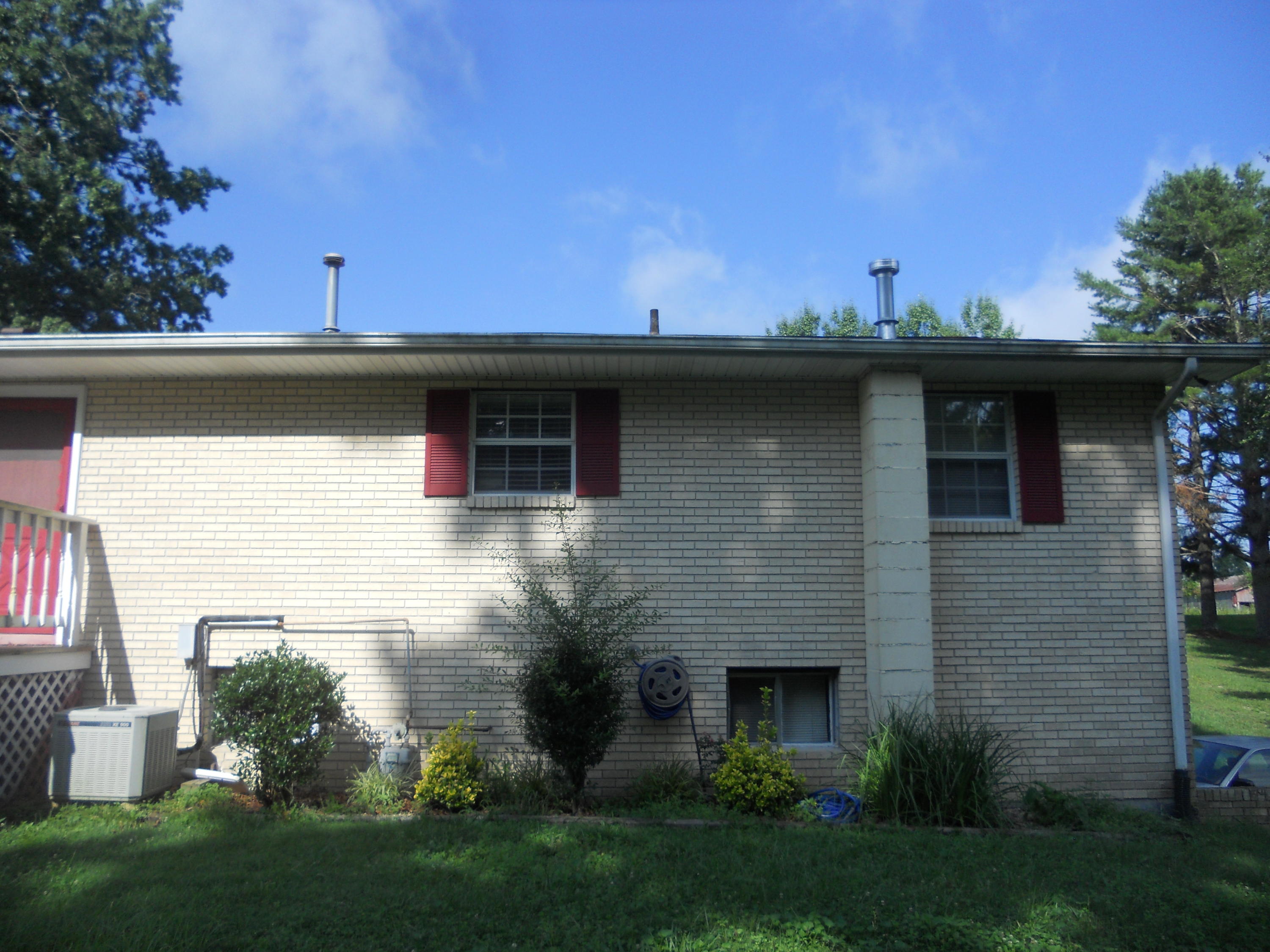 2436 Tinchtown Road Jamestown, TN 38556 - Photo 9 of 24 014