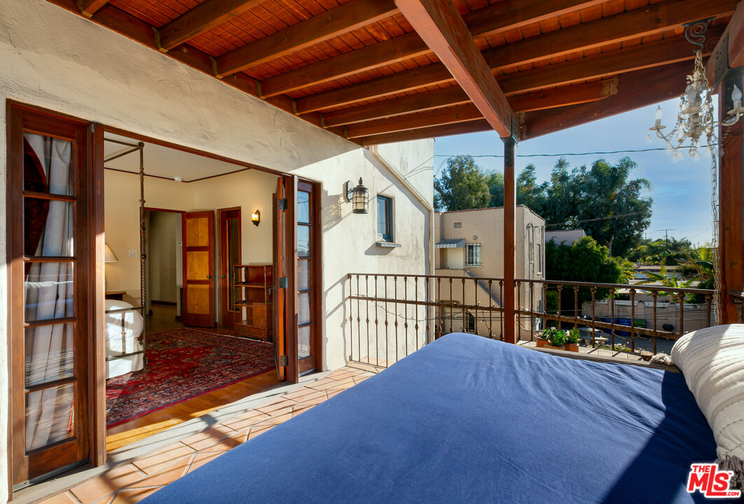 1169 Hi Point Street Los Angeles, CA 90035 - Photo 14 of 27