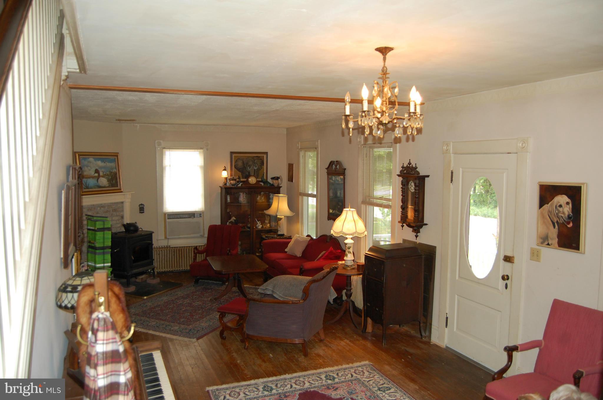 511 Love Point Road Stevensville, MD 21666 - Photo 5 of 19 Living Room