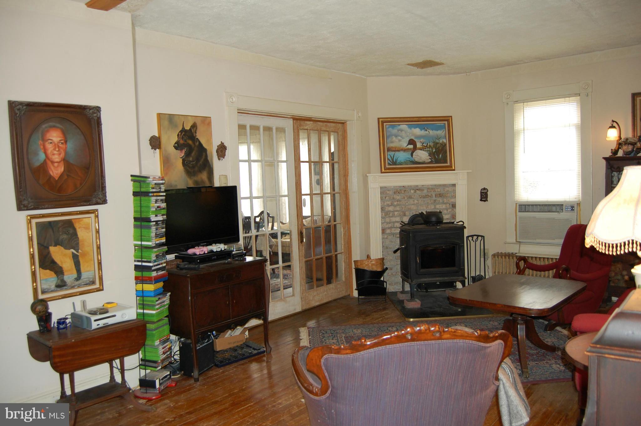 511 Love Point Road Stevensville, MD 21666 - Photo 6 of 19 Living Room