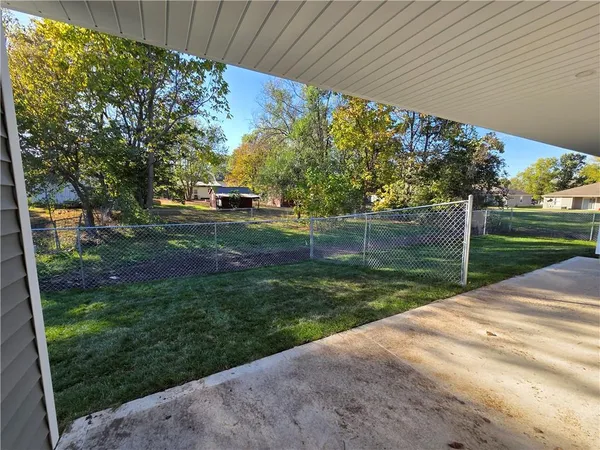 $219,900 | 30 East 7th Street, Adrian, MO 64720