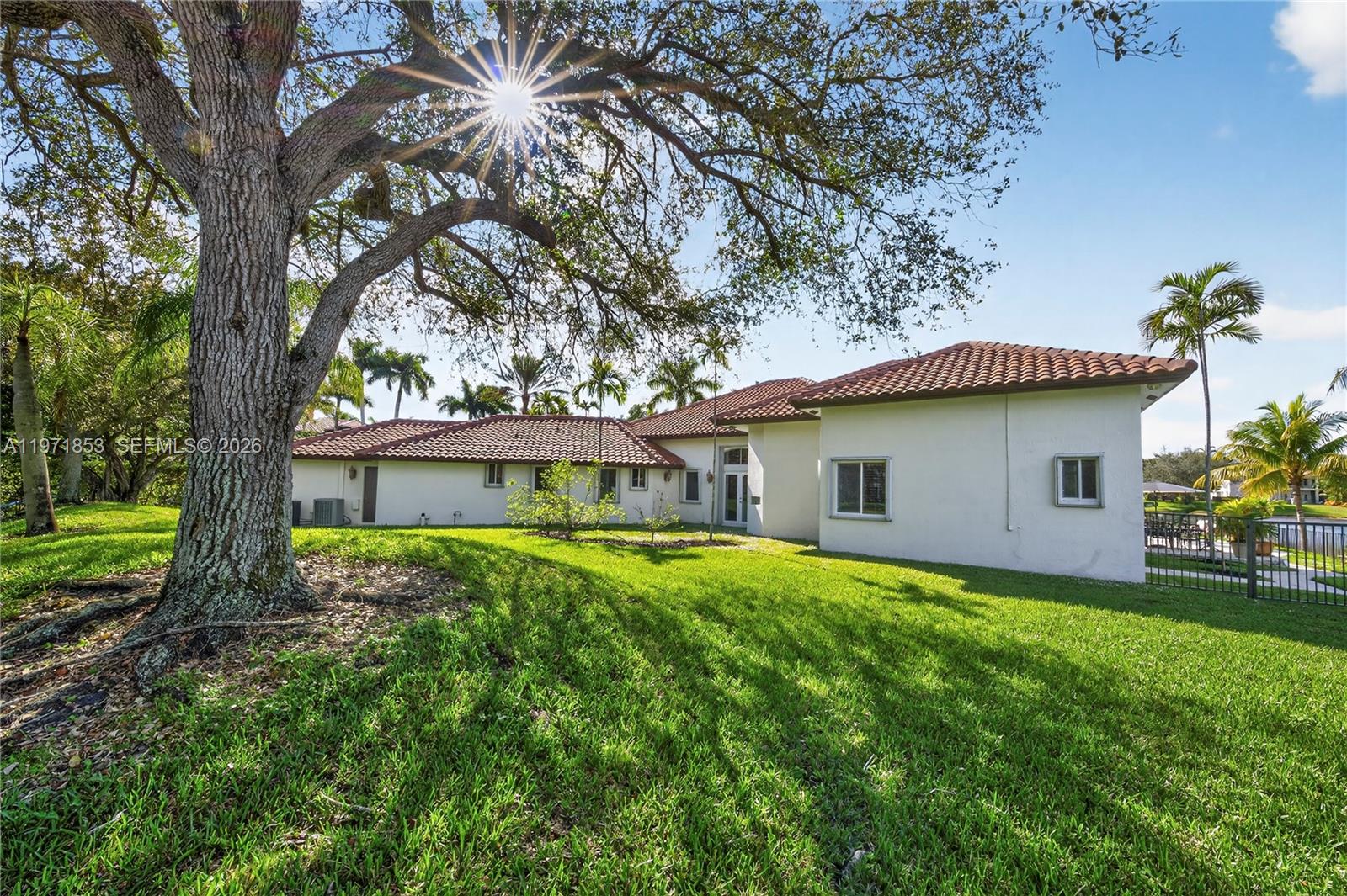 3520 Paddock Road Weston, FL 33331 - Photo 46 of 88