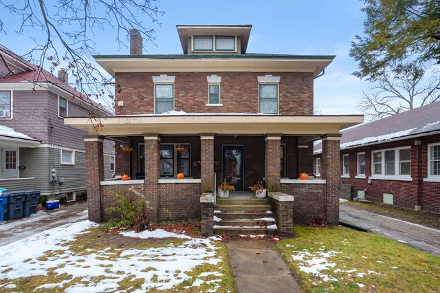 $359,900 | 706 Locust Street, Kalamazoo, MI 49007