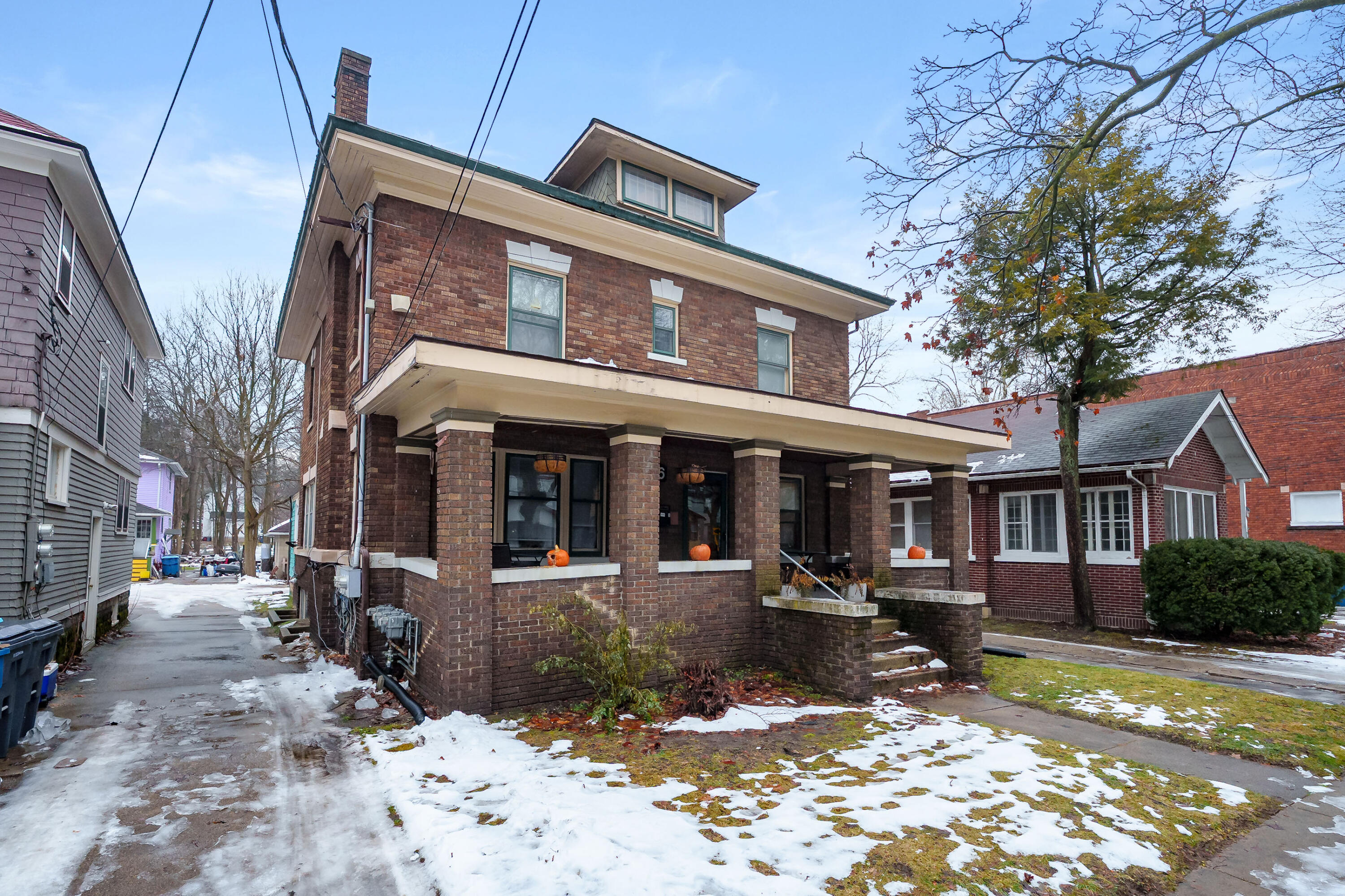 706 Locust Street Kalamazoo, MI 49007 - Photo 38 of 55 Locust St 706 Kalamazoo 49007-31