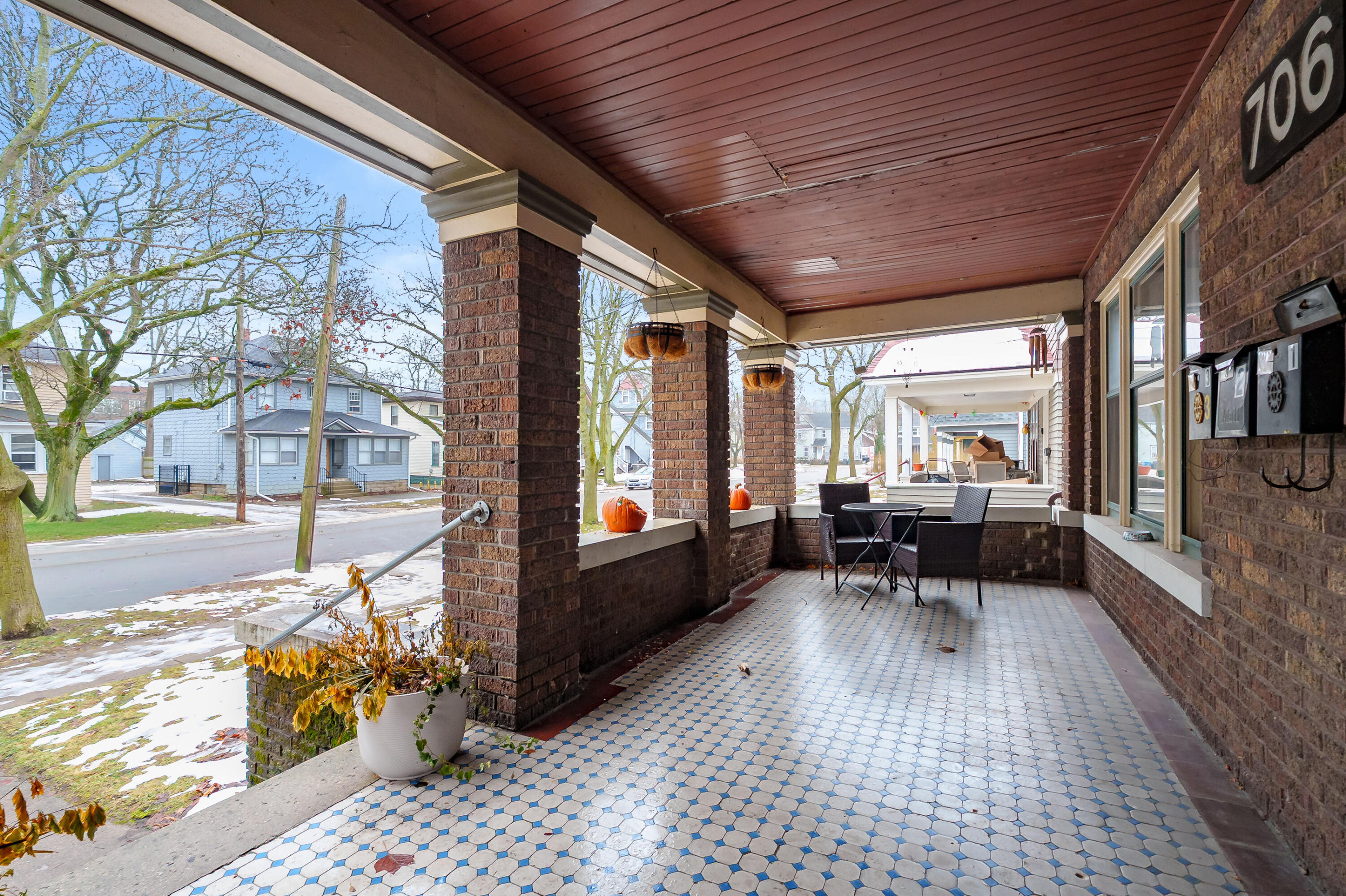 706 Locust Street Kalamazoo, MI 49007 - Photo 39 of 55 Locust St 706 Kalamazoo 49007-33