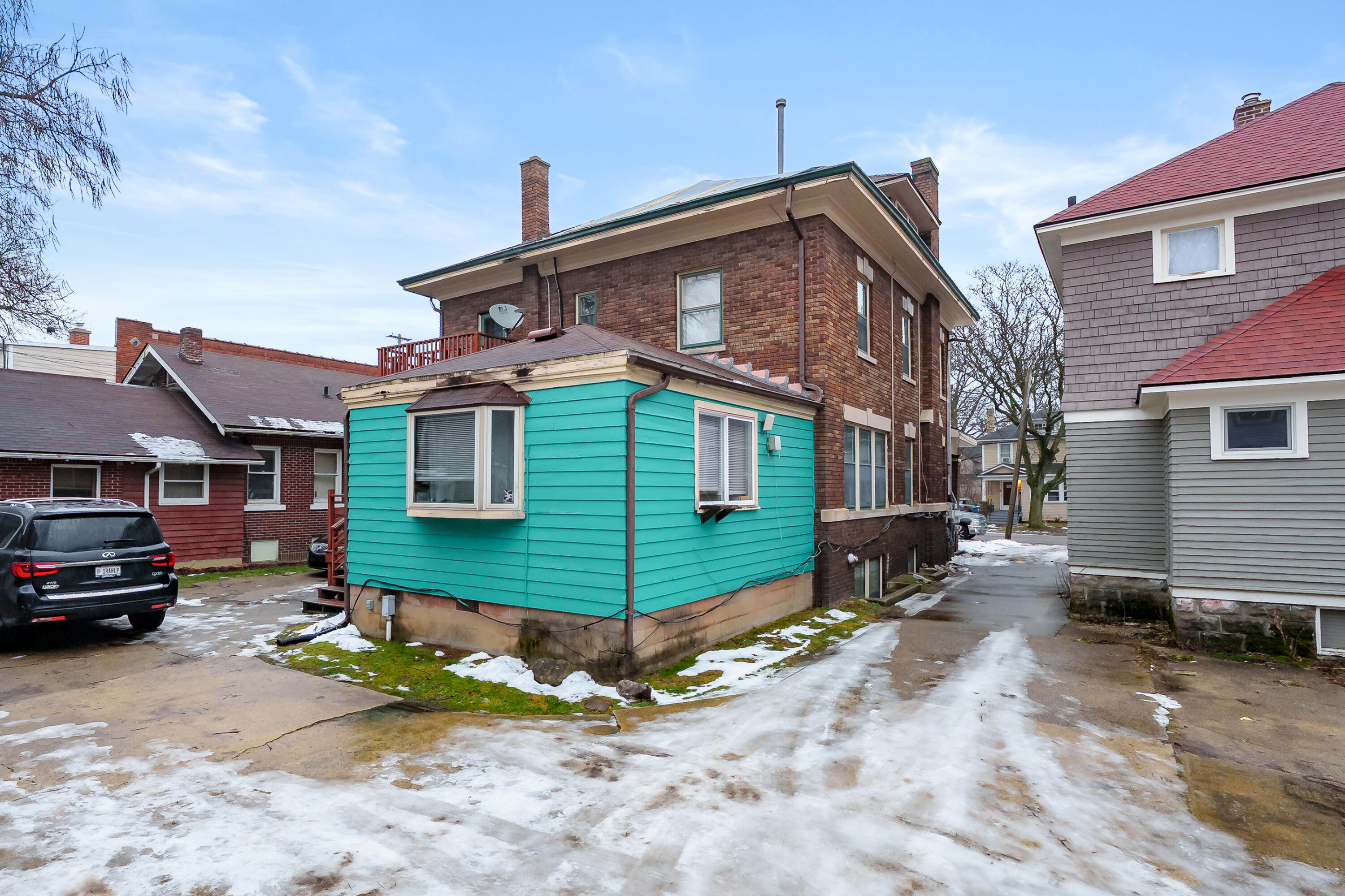 706 Locust Street Kalamazoo, MI 49007 - Photo 41 of 55 Locust St 706 Kalamazoo 49007-35