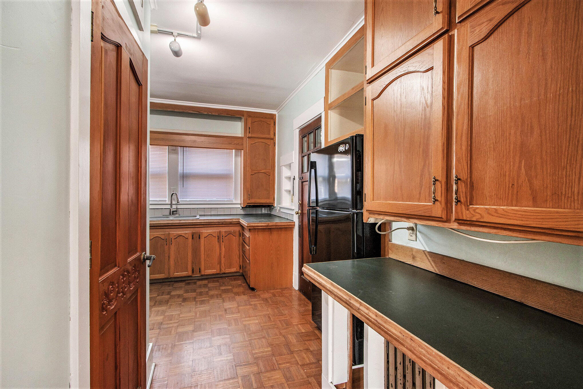 706 Locust Street Kalamazoo, MI 49007 - Photo 8 of 55 021_706locust_40_21