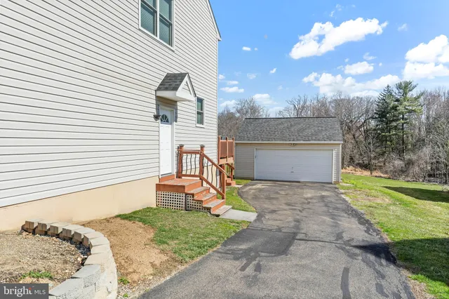 $465,000 | 220 Beaumont Drive, Oxford, PA 19363