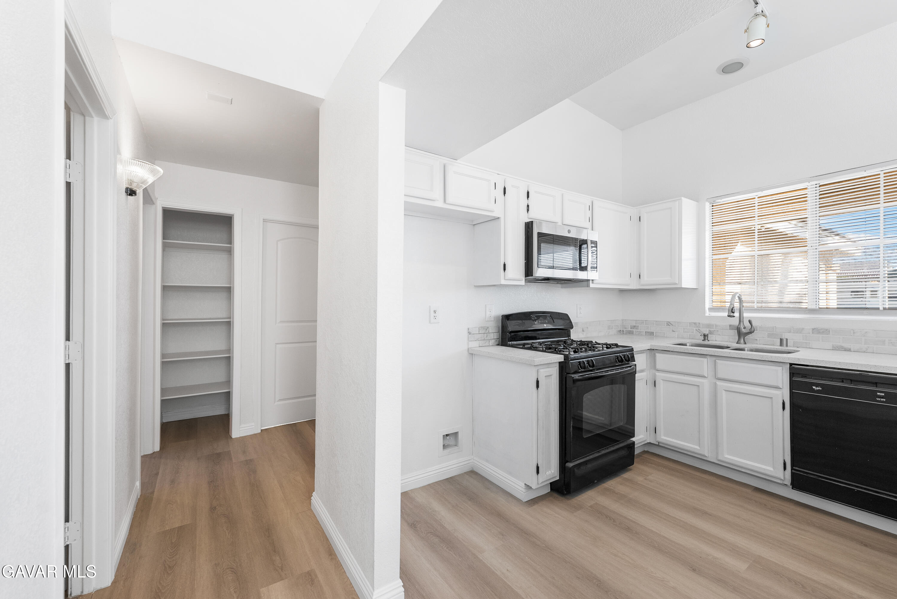 3209 Titcher Lane Rosamond, CA 93560 - Photo 8 of 34 Titcher-14