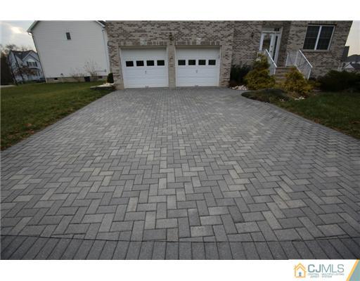 41 Champlain Road Monmouth Junction, NJ 08852 - Photo 2 of 21 Gallery Image 2