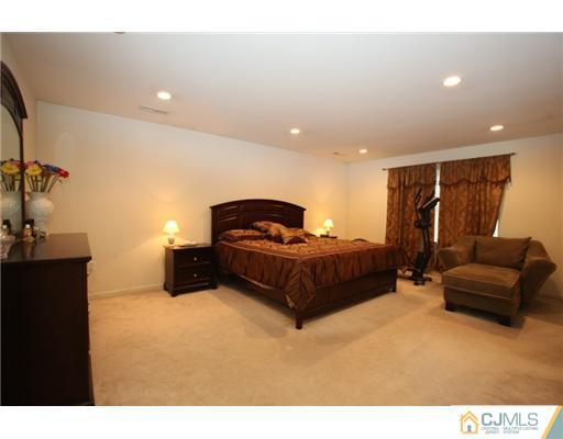 41 Champlain Road Monmouth Junction, NJ 08852 - Photo 11 of 21 Gallery Image 11