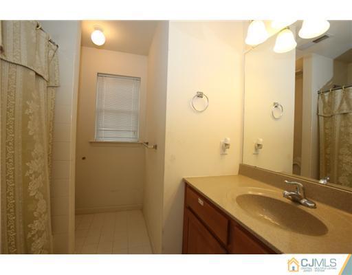 41 Champlain Road Monmouth Junction, NJ 08852 - Photo 17 of 21 Gallery Image 17