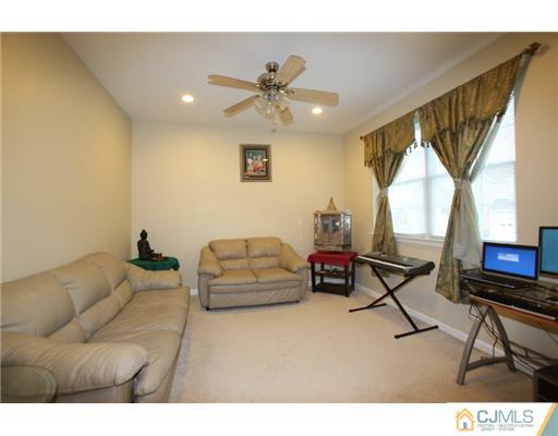 41 Champlain Road Monmouth Junction, NJ 08852 - Photo 5 of 21 Gallery Image 5