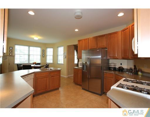 41 Champlain Road Monmouth Junction, NJ 08852 - Photo 9 of 21 Gallery Image 9