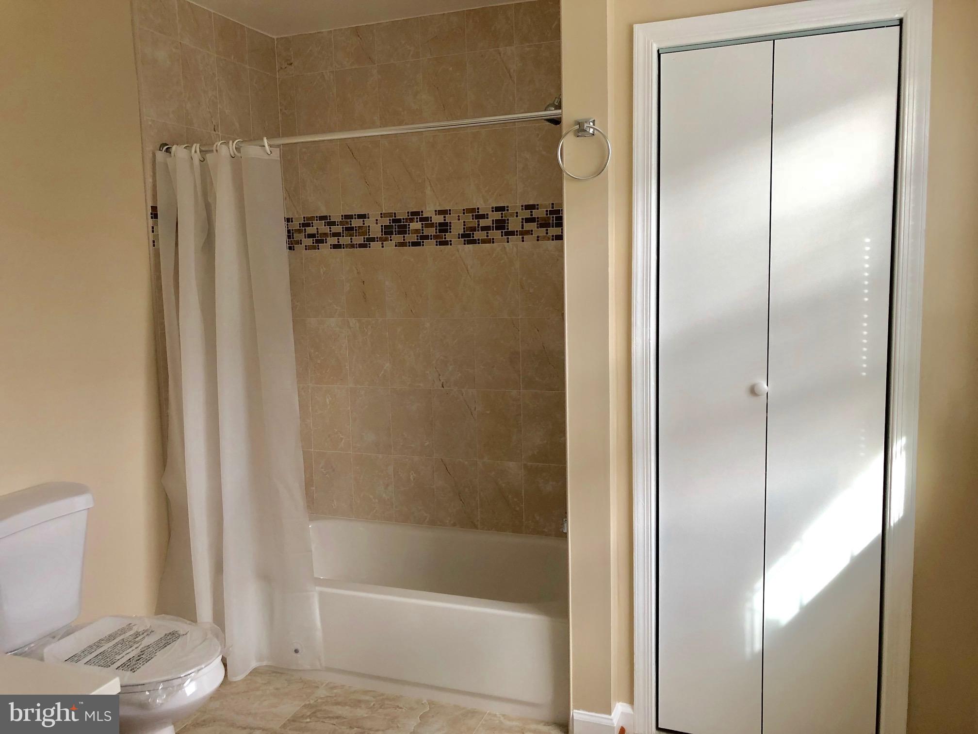 6891 Chelsea Road McLean, VA 22101 - Photo 18 of 29 Bath (Master)