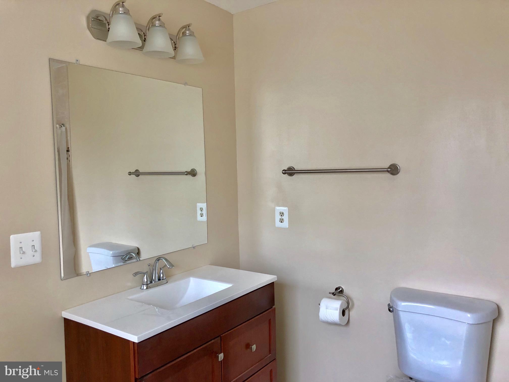 6891 Chelsea Road McLean, VA 22101 - Photo 19 of 29 Bath (Master)