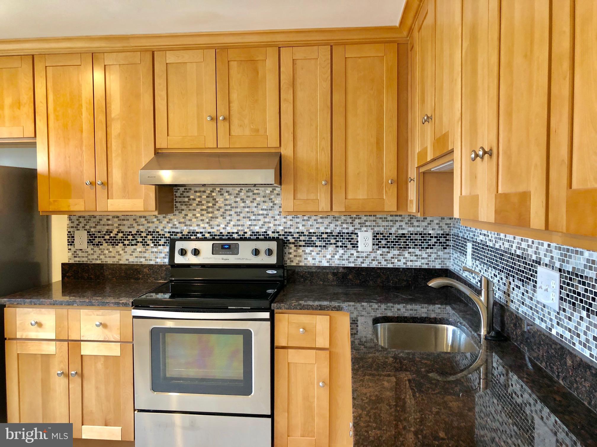 6891 Chelsea Road McLean, VA 22101 - Photo 3 of 29 Kitchen