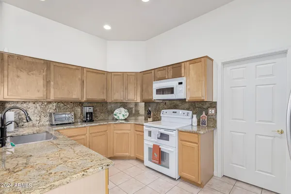 $6,000 | 16420 North Thompson Peak Parkway, Unit 2013, Scottsdale, AZ 85260