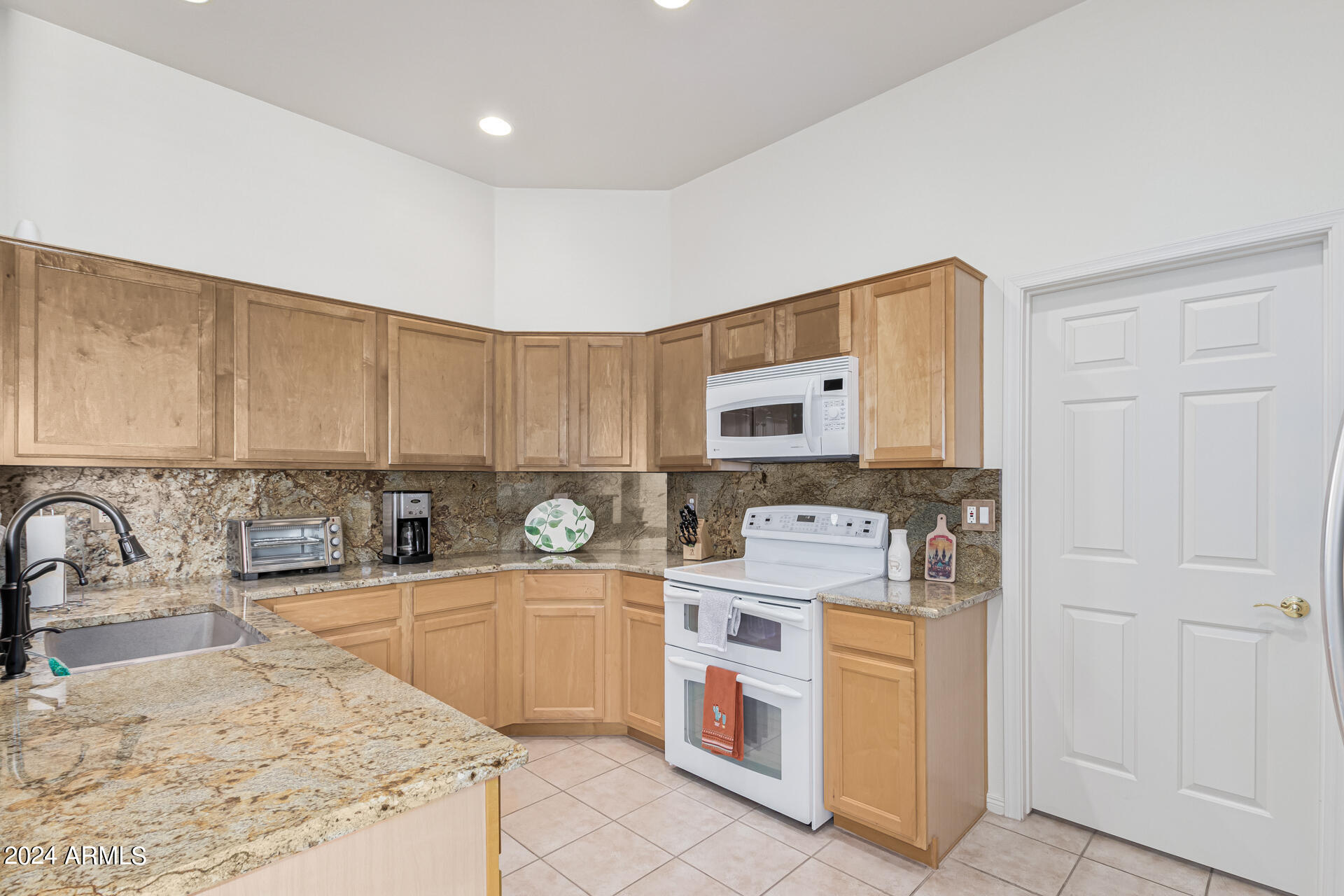 16420 North Thompson Peak Parkway, Unit 2013 Scottsdale, AZ 85260 - Photo 18 of 35 20 - Thompson