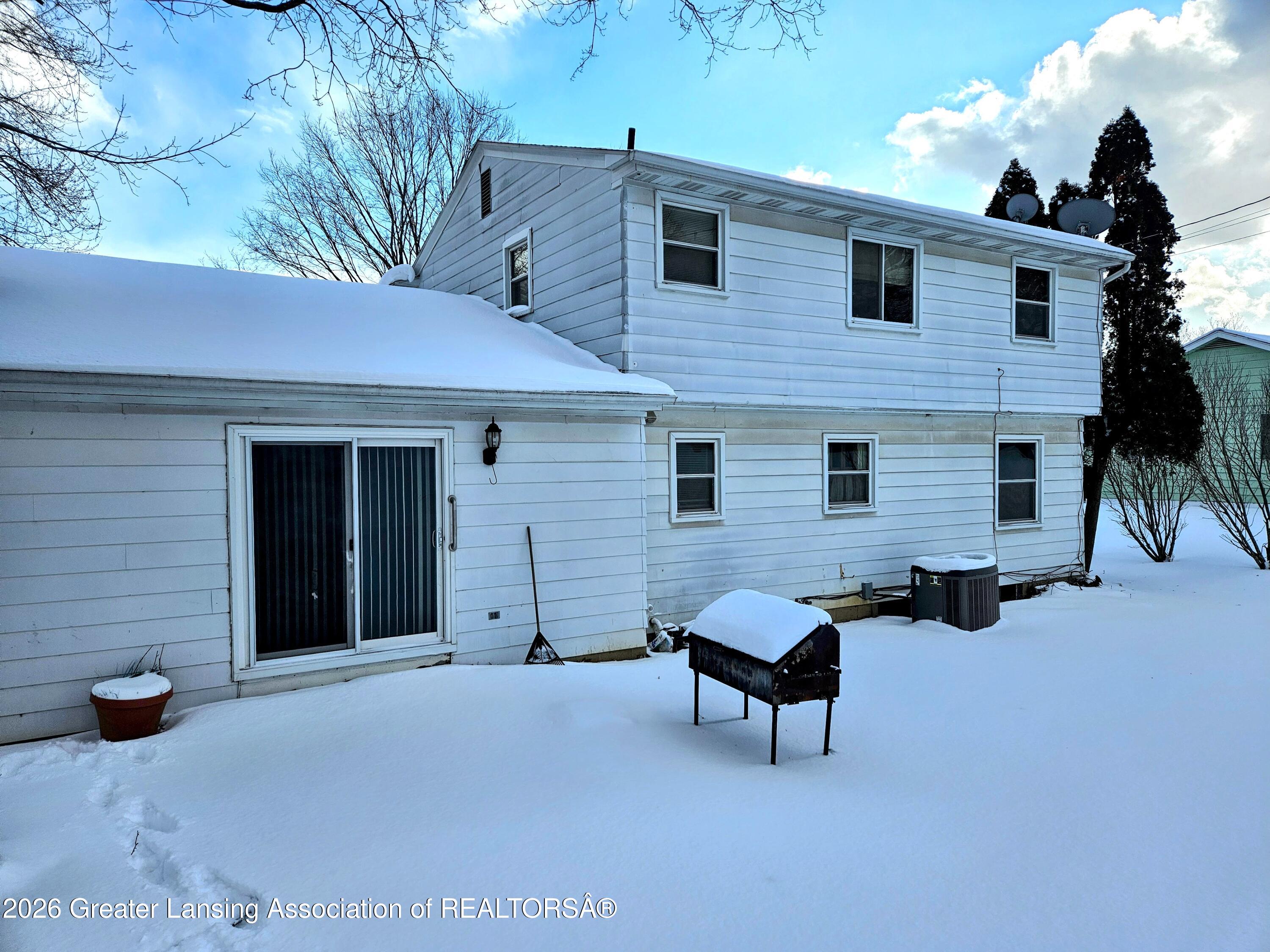 2800 Tecumseh River Road Lansing, MI 48906 - Photo 26 of 27 Exterior Back of House