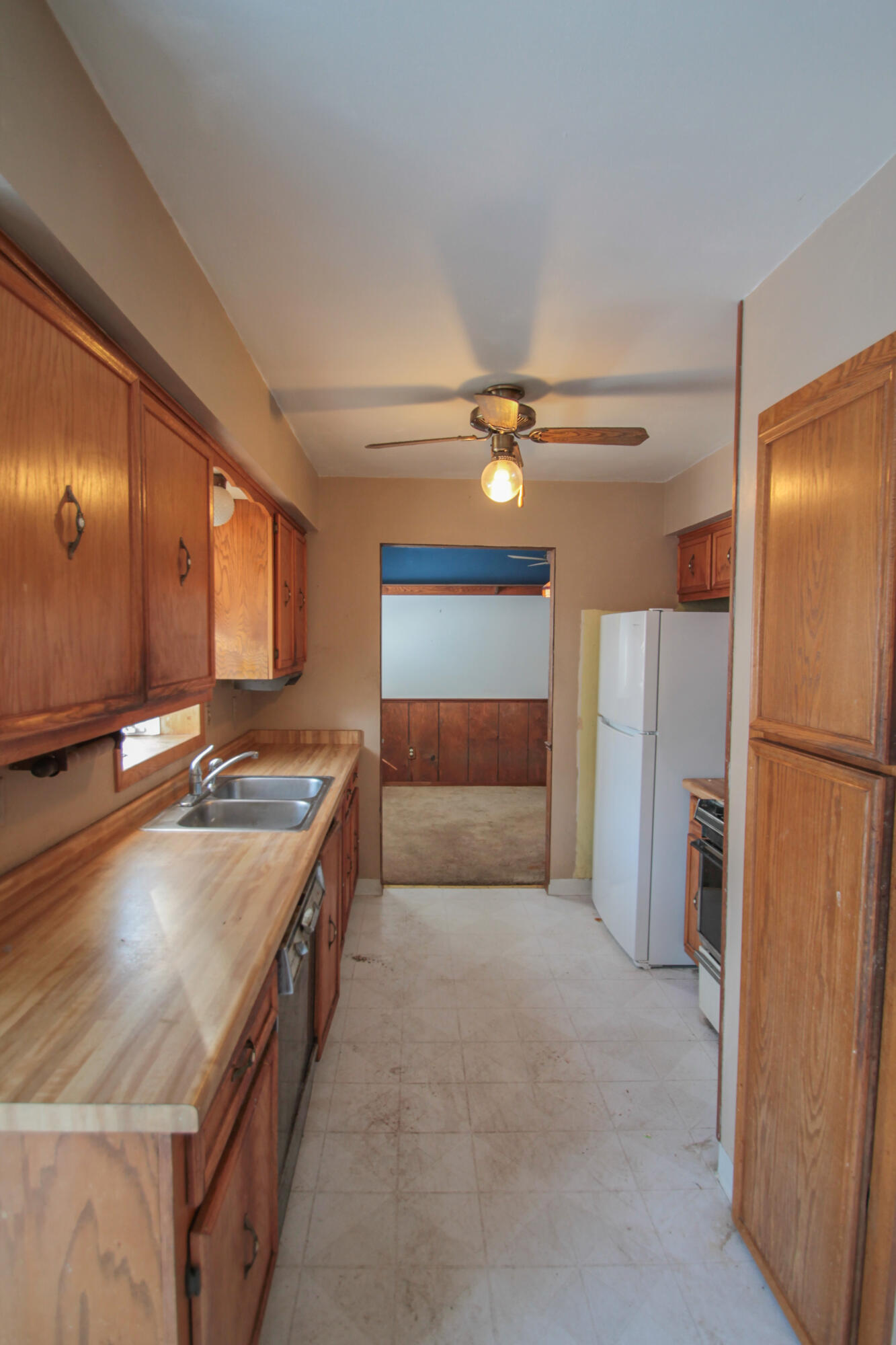 2741 North 56th Street Milwaukee, WI 53210 - Photo 2 of 16 Kitchen