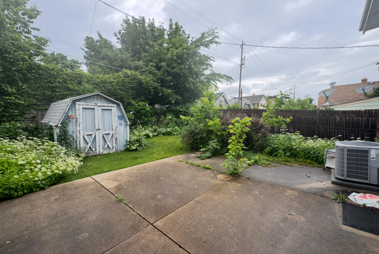 2741 North 56th Street Milwaukee, WI 53210 - Photo 9 of 16 IMG_9341