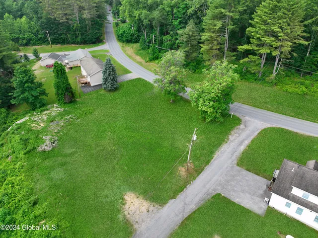 $279,999 | 302 Hadlock Pond Road, Fort Ann, NY 12827