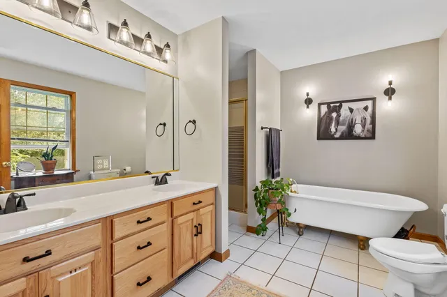 a view of utility room with washer and dryer