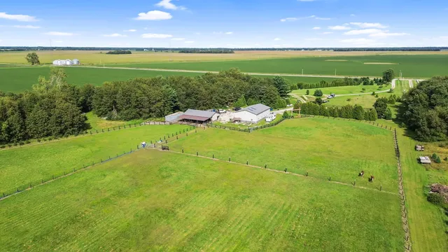 $949,900 | 15284 North 300 West, Wheatfield, IN 46392
