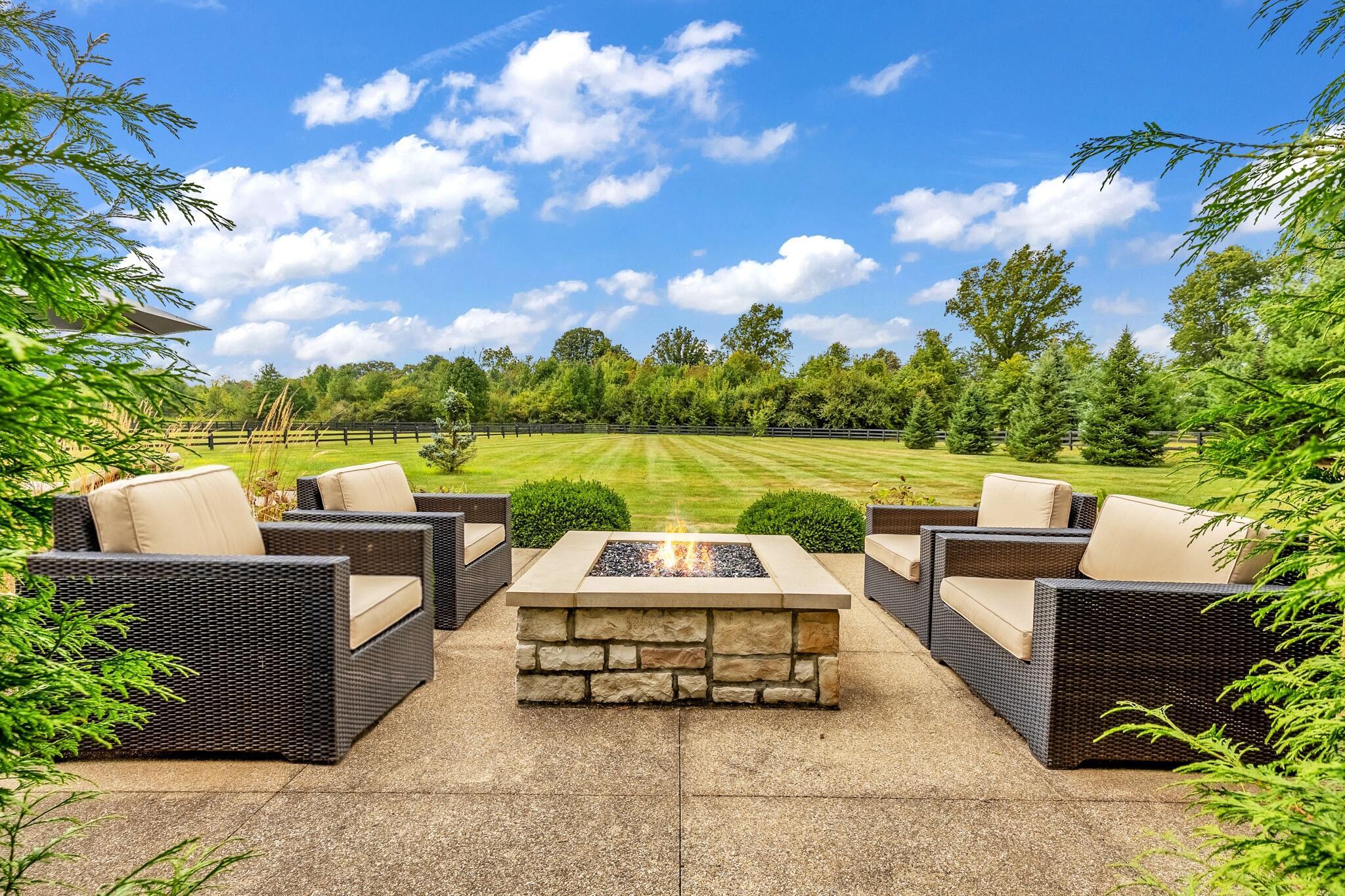 100 Fitzwilliam Road Johnstown, OH 43031 - Photo 42 of 53 Patio