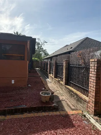 $450,000 | 2013 Deats Road, Dickinson, TX 77539