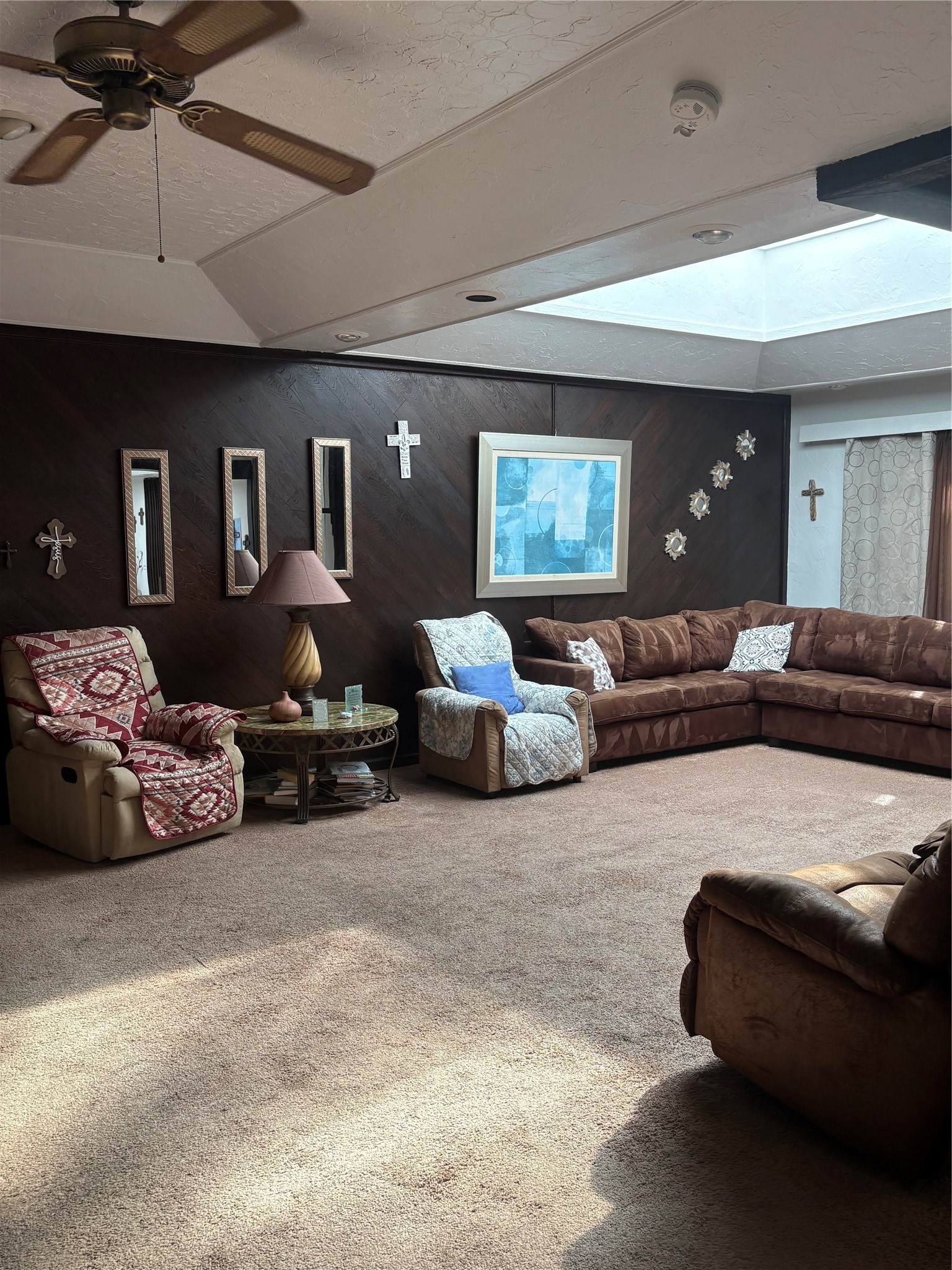2013 Deats Road Dickinson, TX 77539 - Photo 25 of 50 a bedroom with furniture and a couch