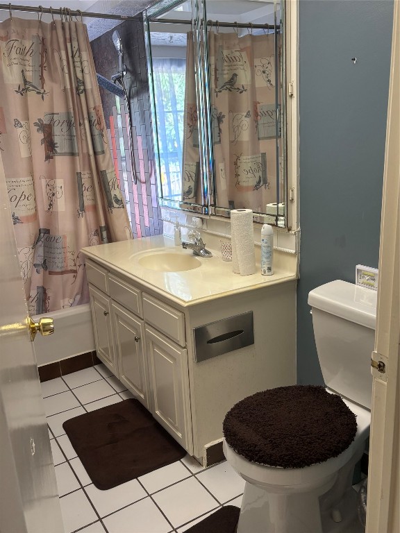 2013 Deats Road Dickinson, TX 77539 - Photo 44 of 50 a bathroom with a sink a toilet and a mirror