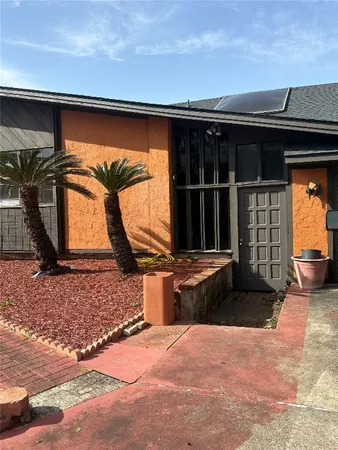 $450,000 | 2013 Deats Road, Dickinson, TX 77539