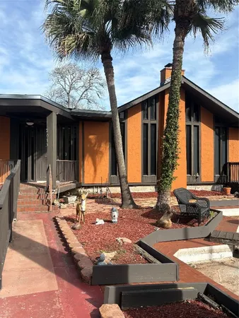 $450,000 | 2013 Deats Road, Dickinson, TX 77539