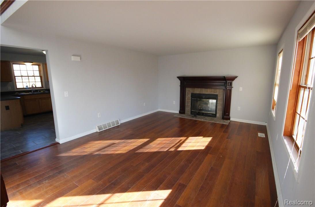 4622 North Lake Road Columbiaville, MI 48421 - Photo 7 of 18 12.jpg