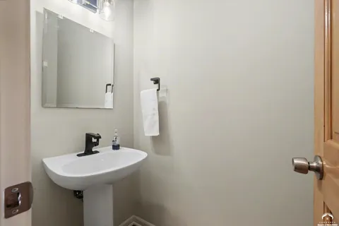 $547,500 | 2101 Riviera Drive, Lawrence, KS 66047