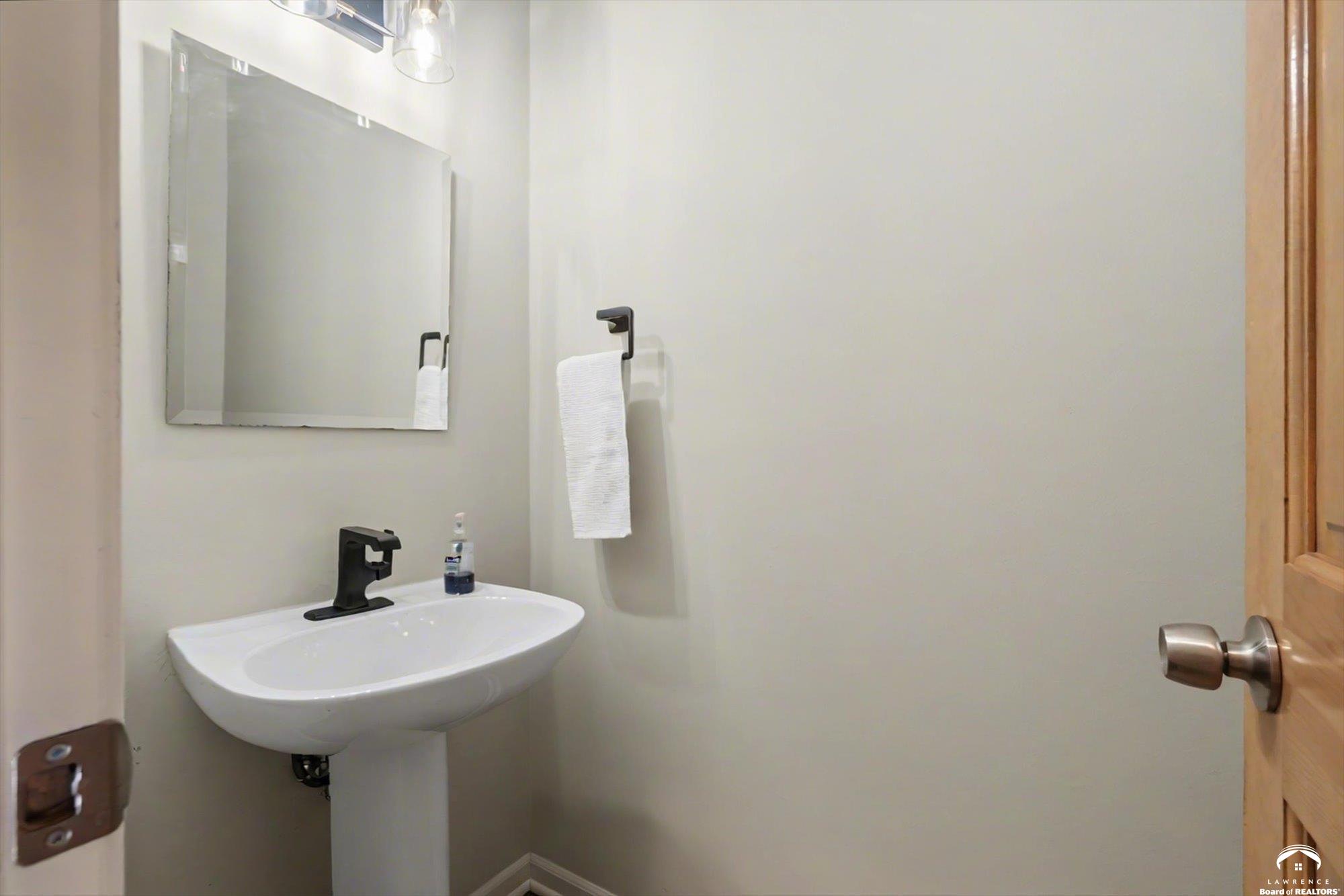 2101 Riviera Drive Lawrence, KS 66047 - Photo 14 of 27