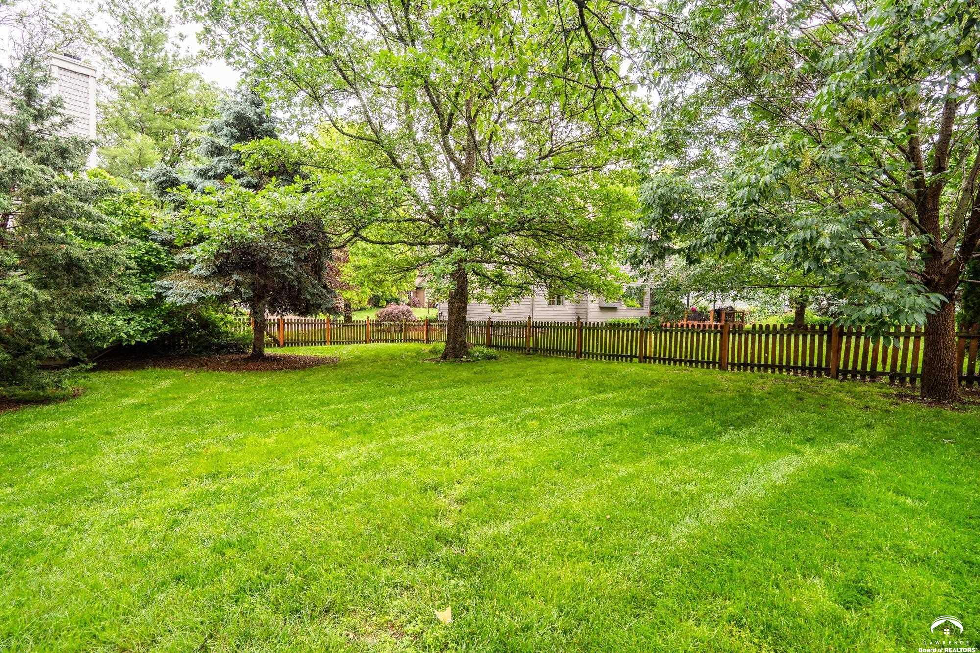 2101 Riviera Drive Lawrence, KS 66047 - Photo 4 of 22