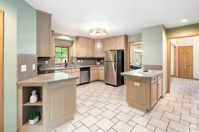 $547,500 | 2101 Riviera Drive, Lawrence, KS 66047