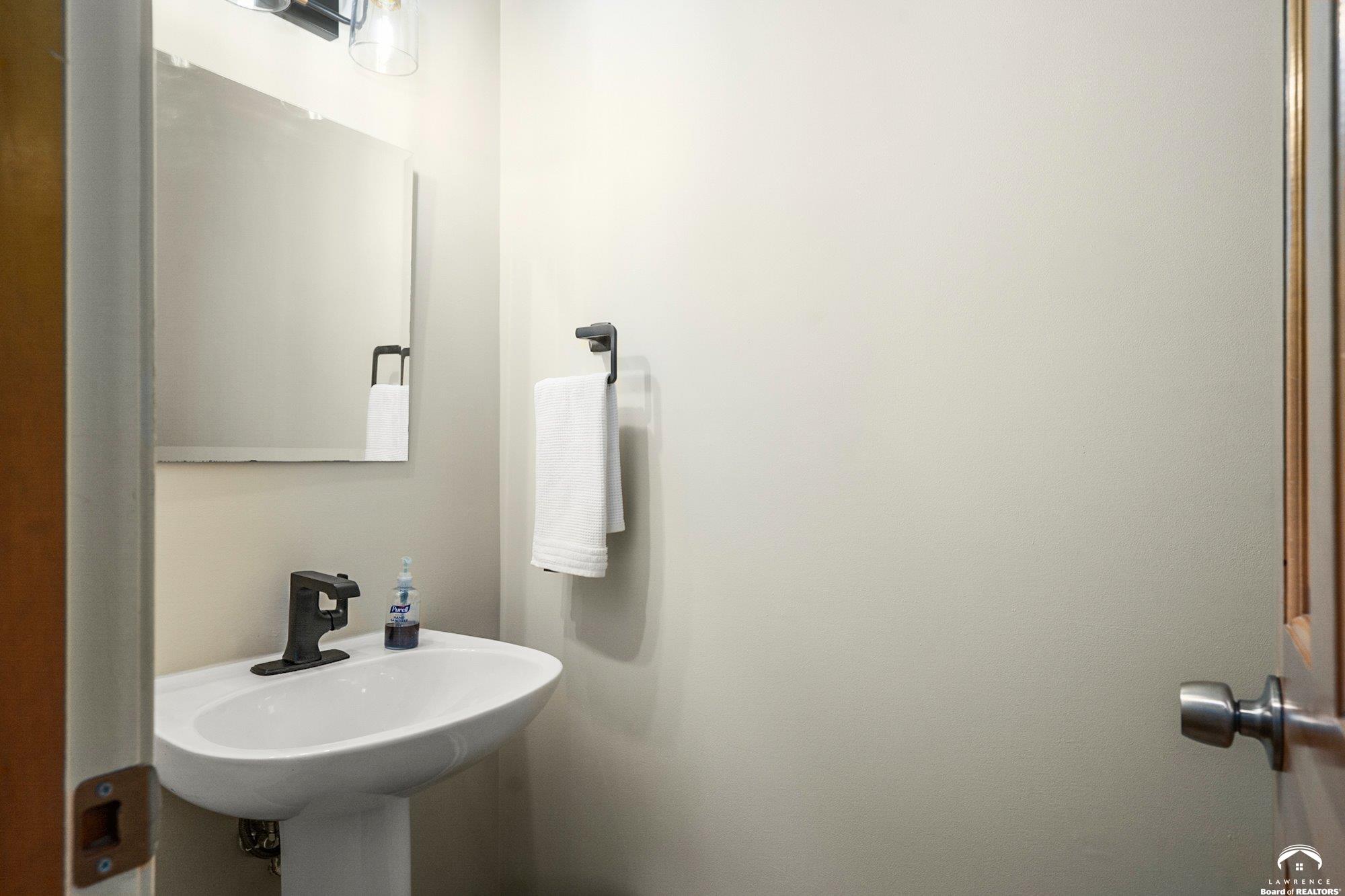 2101 Riviera Drive Lawrence, KS 66047 - Photo 10 of 22