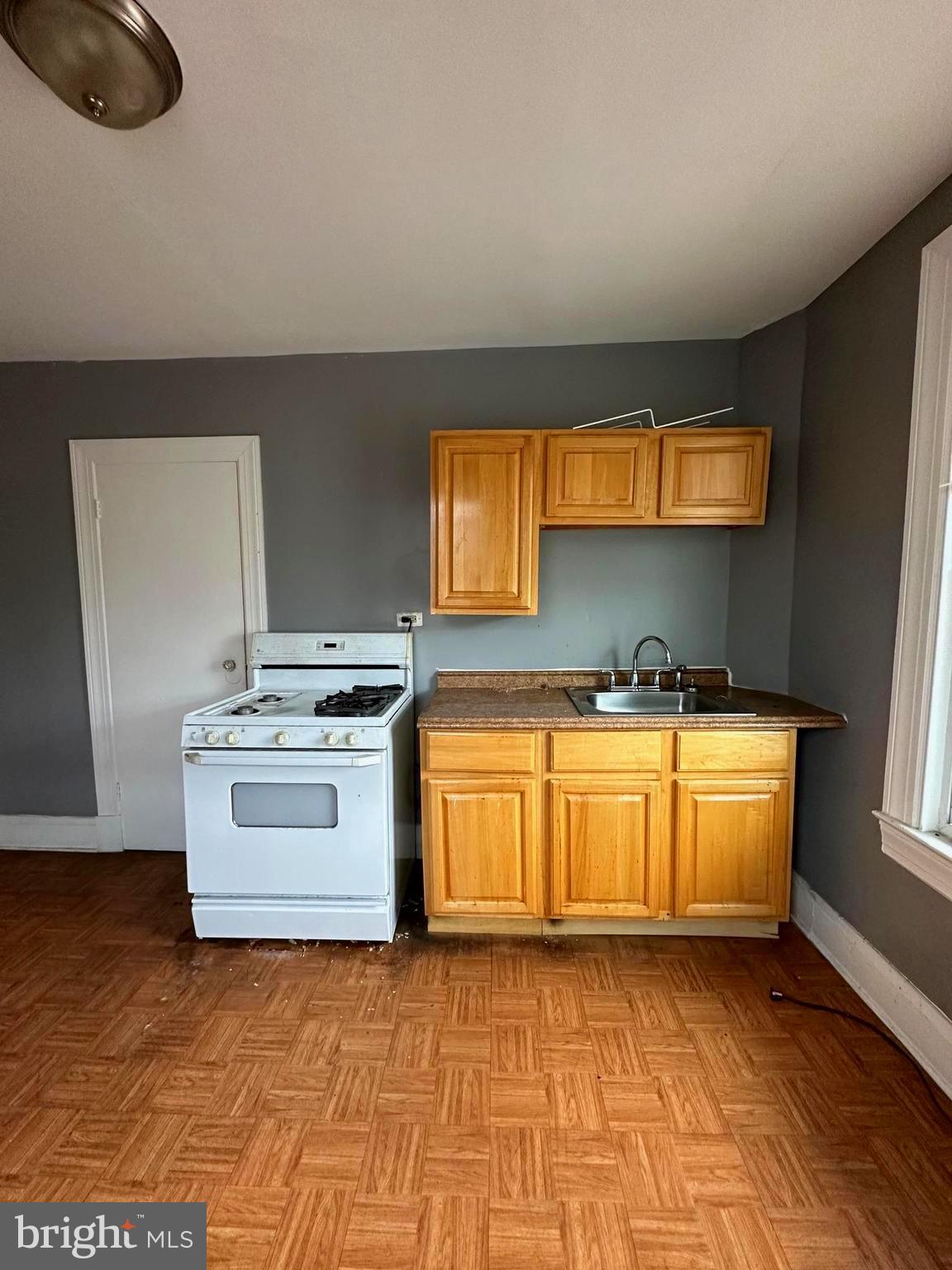4902 Ritchie Highway Brooklyn, MD 21225 - Photo 3 of 25 Upstairs Unit Kitchen