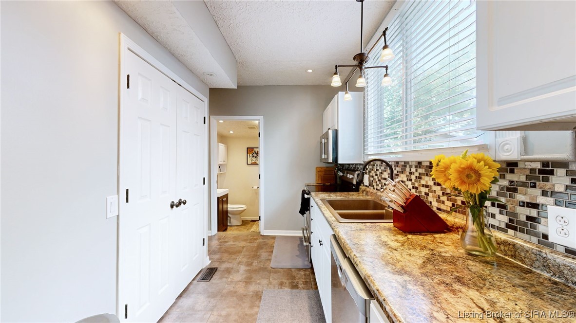 2119 Reno Avenue New Albany, IN 47150 - Photo 9 of 25