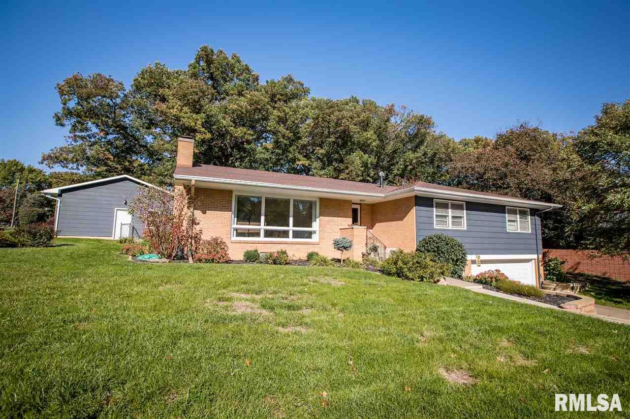 1001 Robin Road Muscatine, IA 52761 - Photo 1 of 23 Gallery Image 1