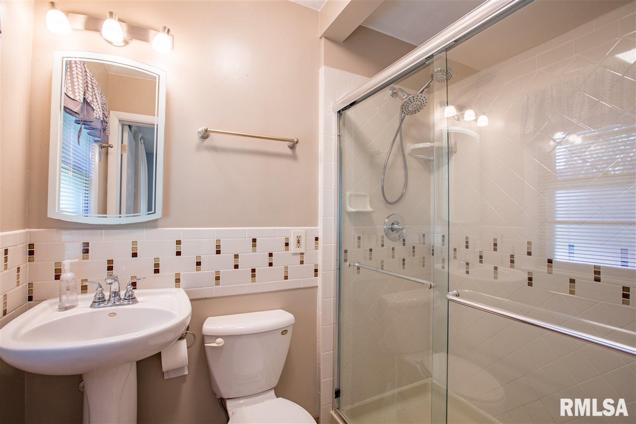 1001 Robin Road Muscatine, IA 52761 - Photo 15 of 23 Gallery Image 15