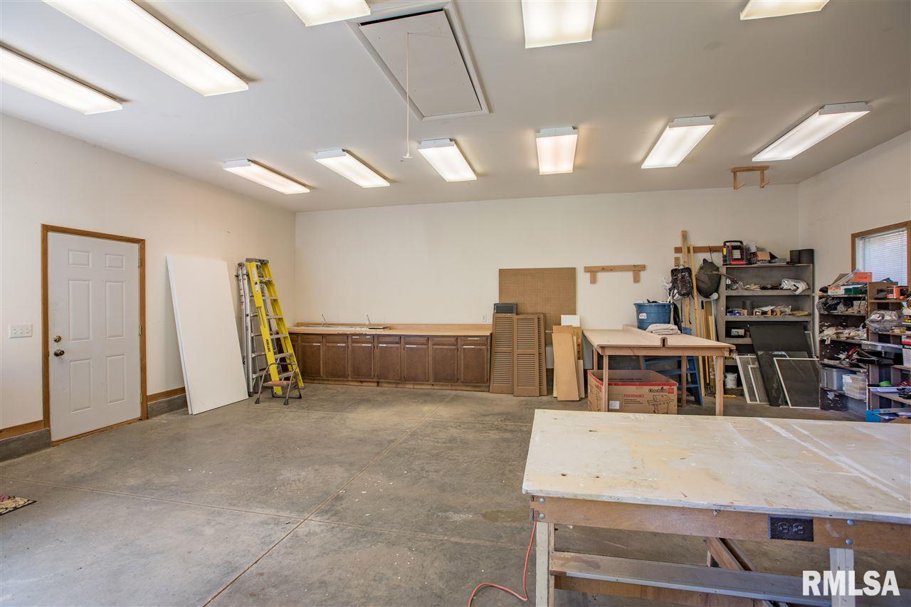 1001 Robin Road Muscatine, IA 52761 - Photo 19 of 23 Gallery Image 19